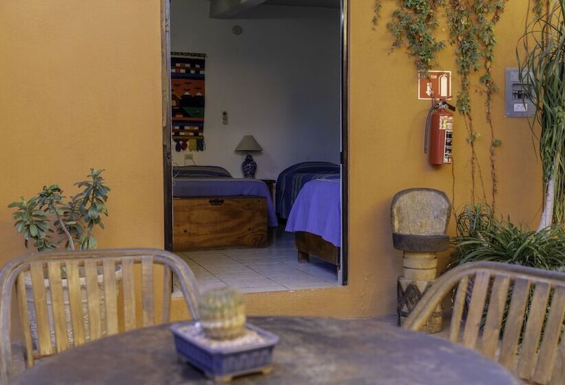 غرفة قياسية ثلاثية, Posada Luna Sol
