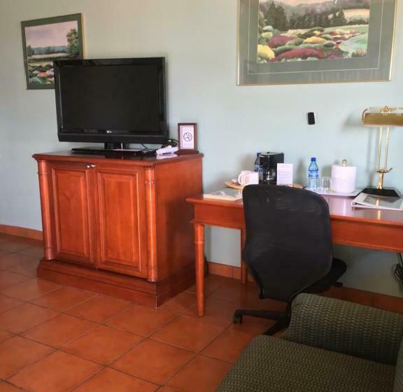 חדר סטנדרט עם מיטת קינג, Rolson