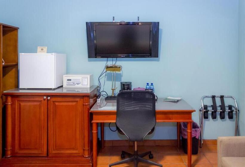 חדר סטנדרט נוף לבריכה, Rolson