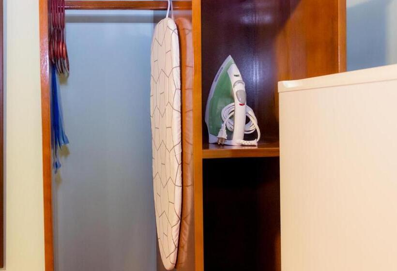 חדר סטנדרט נוף לבריכה, Rolson