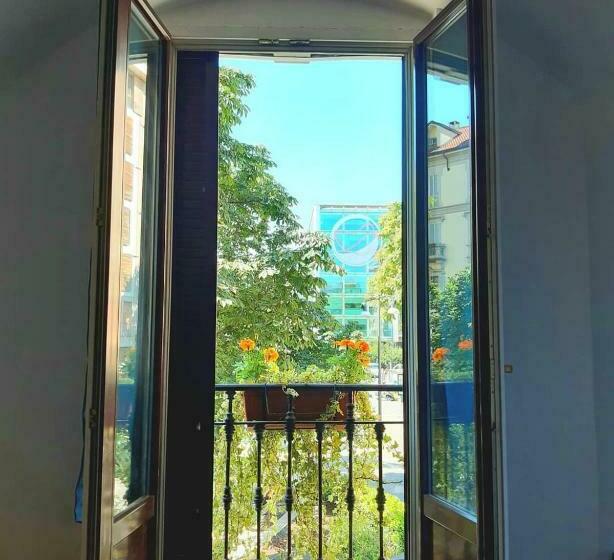 سوییت جونیور, Room Inn