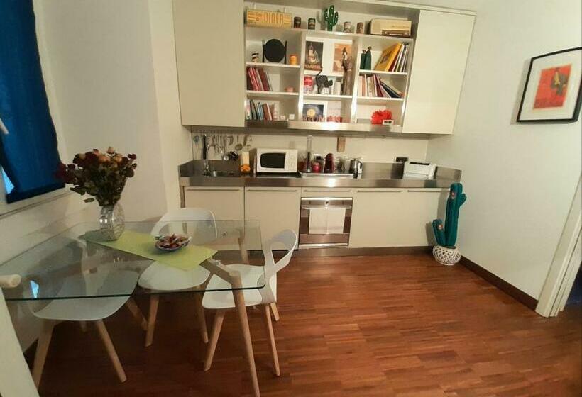 سوییت جونیور, Room Inn