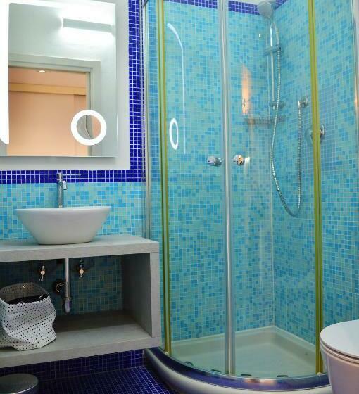 سوییت جونیور, Room Inn