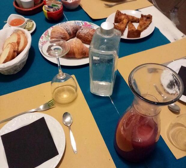 سوییت جونیور, Room Inn