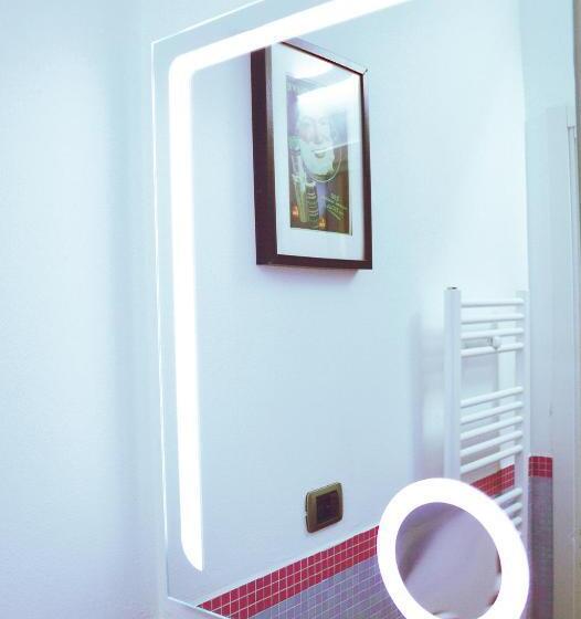 سوییت جونیور, Room Inn