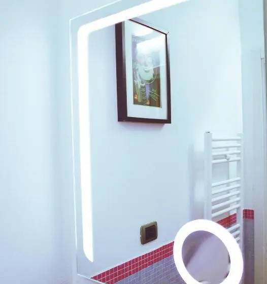 سوییت جونیور, Room Inn