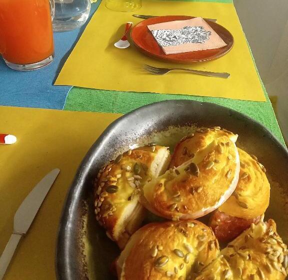 سوییت جونیور, Room Inn