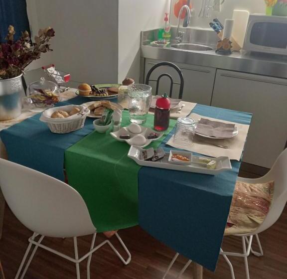 سوییت جونیور, Room Inn