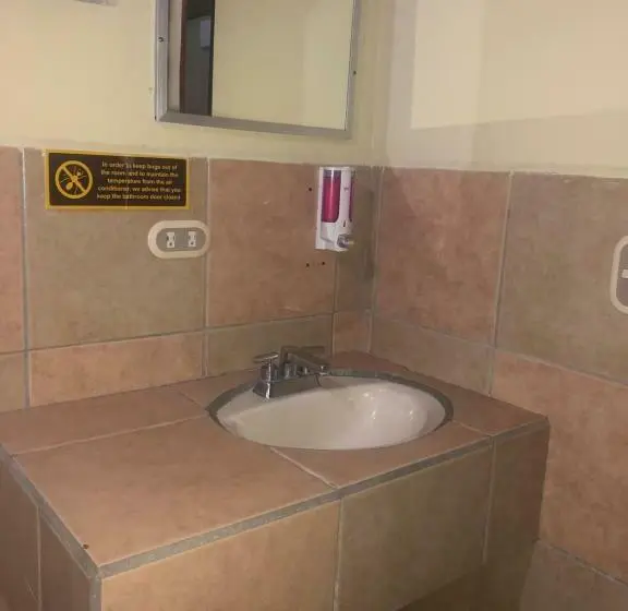 コンフォートルーム, Arenal Backpackers Resort