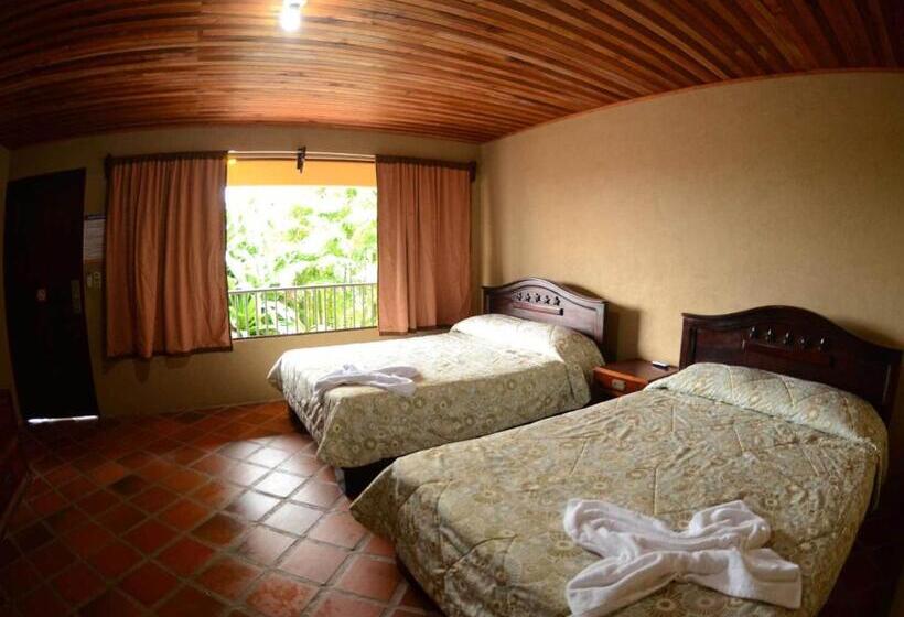 Номер Комфорт, Arenal Backpackers Resort