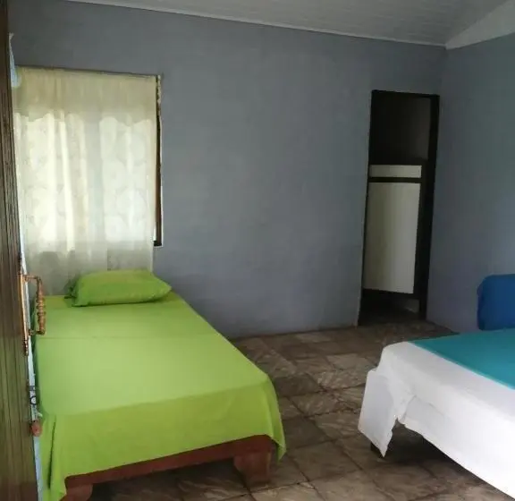 Standard Kolmen Hengen Huone, Hospedaje Meryscar