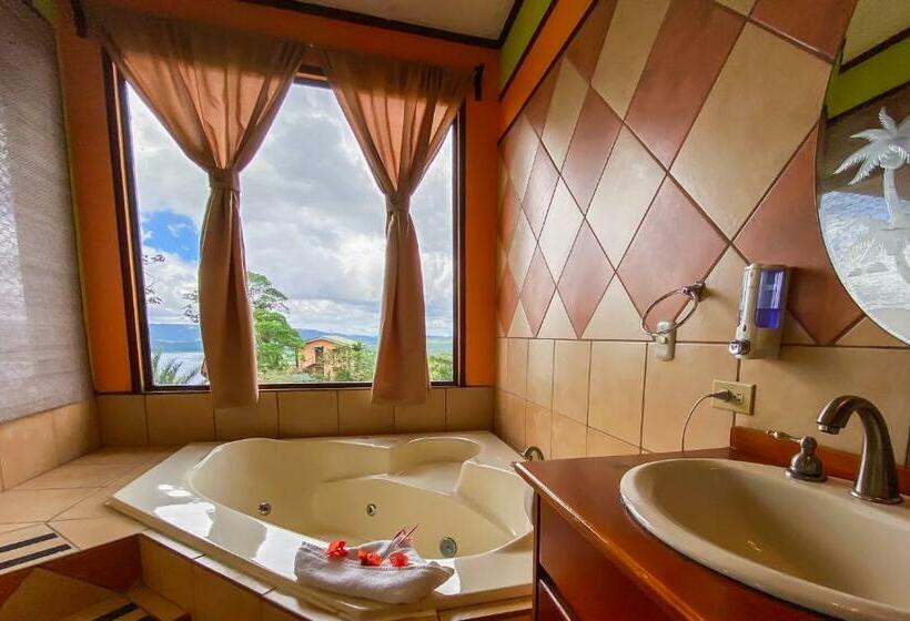 جناح مزود بجاكوزى, Arenal Garden Lodge