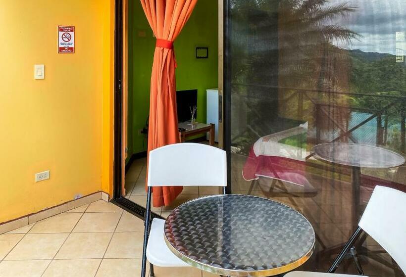 غرفة قياسية مزوَّدة بتراس, Arenal Garden Lodge