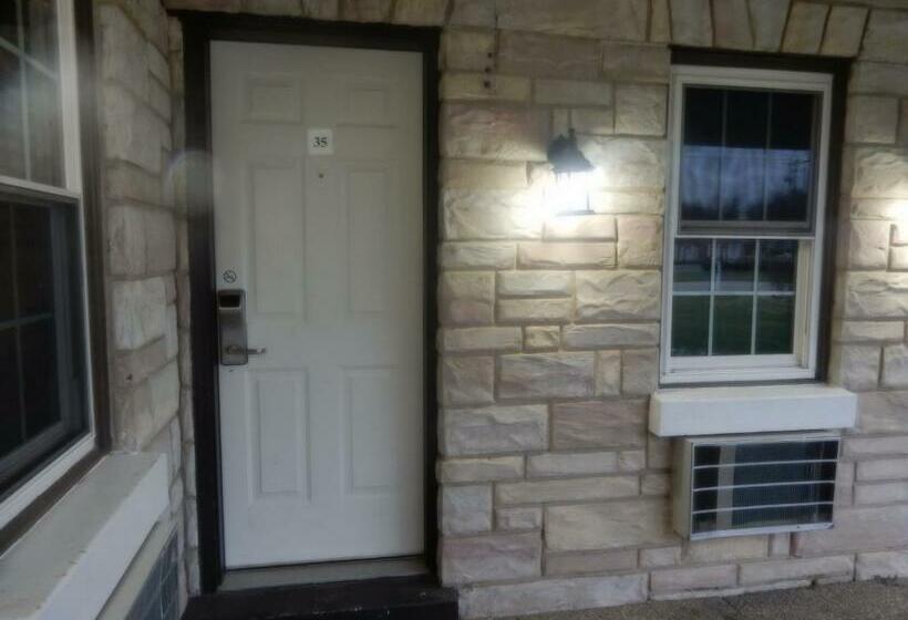 Номер Стандарт 2 Двуспальные Кровати, Brown S Motel