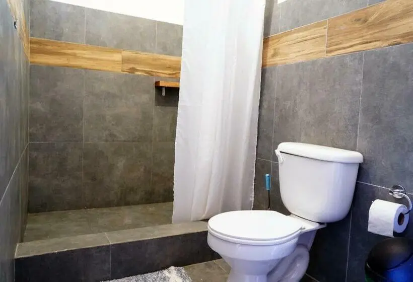 スタンダード4人部屋, Cabinas Playa Surf Hostel