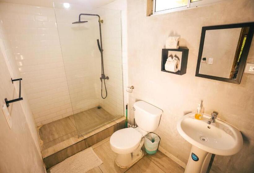 Четырехместный Номер Стандарт, Cabinas Playa Surf Hostel