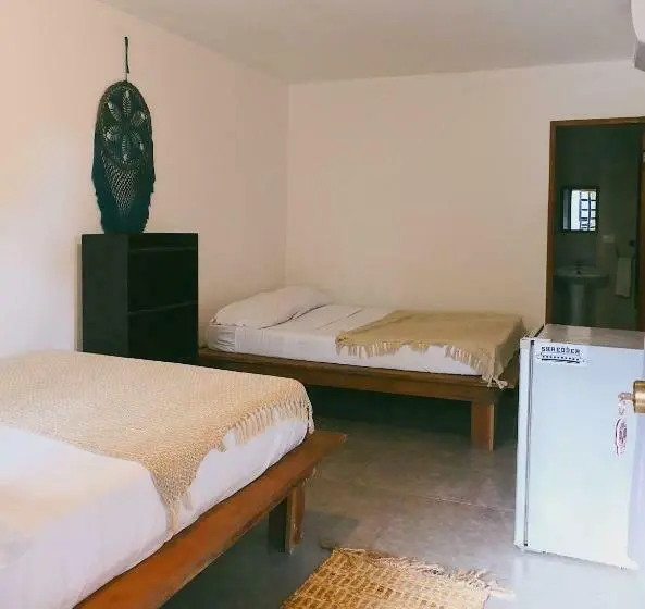 スタンダード4人部屋, Cabinas Playa Surf Hostel