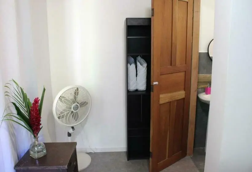 スタンダードルーム, Cabinas Playa Surf Hostel
