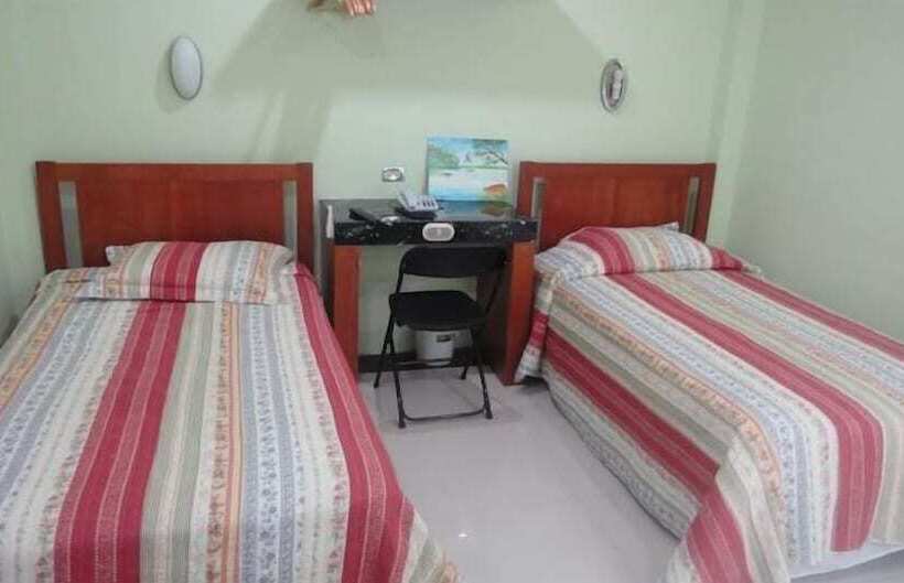 غرفة قياسية ثلاثية, Allison Hotel S.a.c