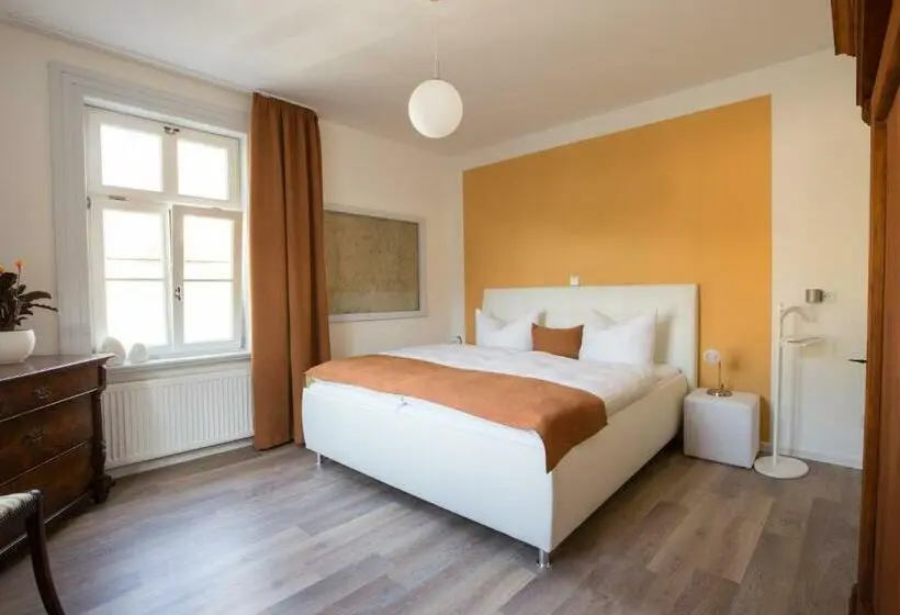 Habitació Estàndard, Artem Orbis