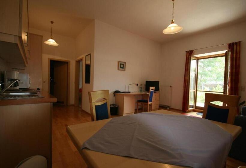 침실 1개 아파트, Cafe Hanfstingl