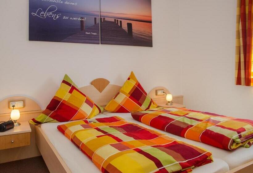 침실 1개 아파트, Cafe Hanfstingl