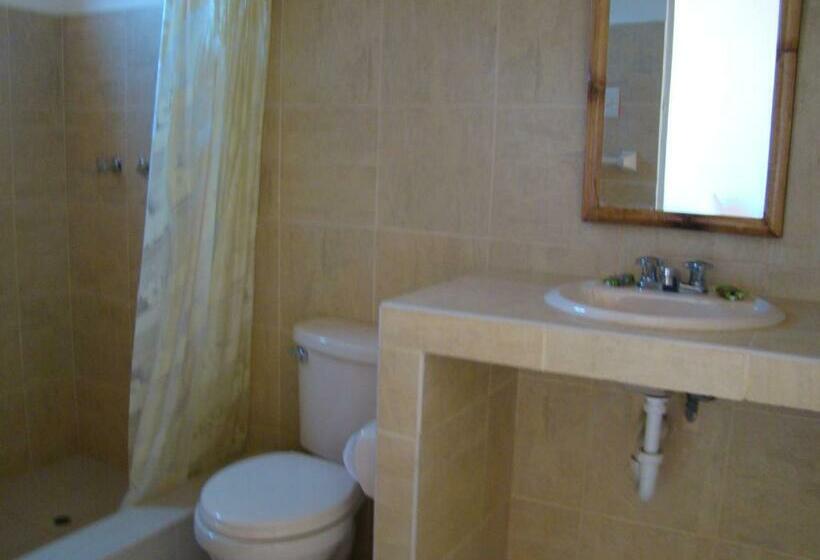 اتاق استاندارد سه نفره, El Gran Velero