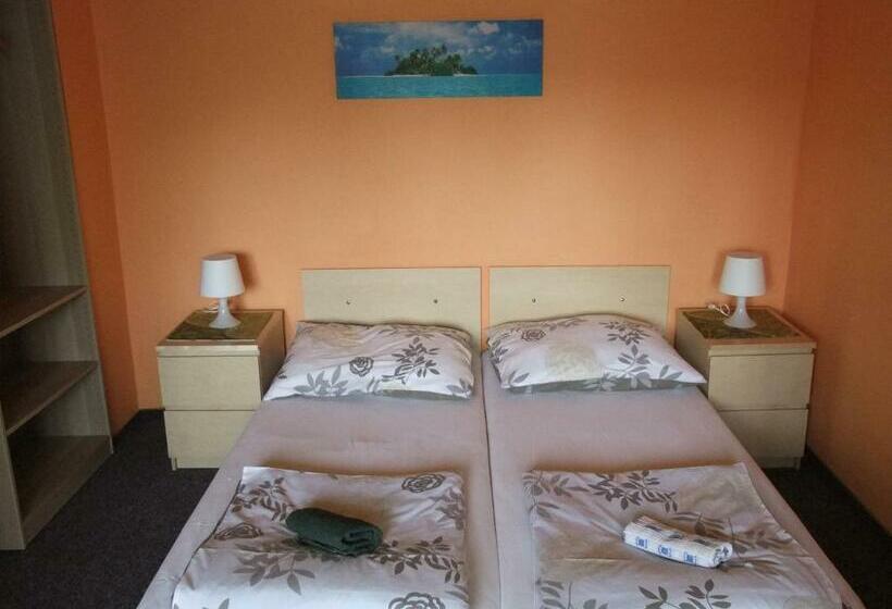 חדר סטנדרט, Formule