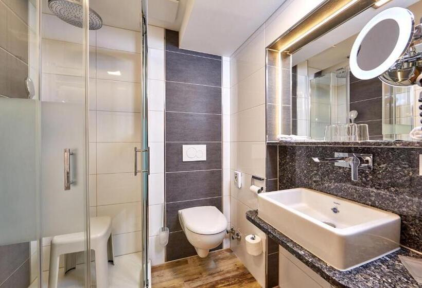 غرفة كمفورت مع بلكونة, Franziska