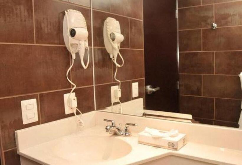 سوییت لوکس, City Express By Marriott Esteli