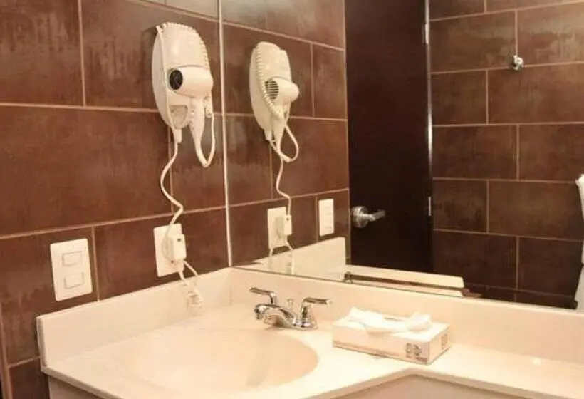سوییت لوکس, City Express By Marriott Esteli