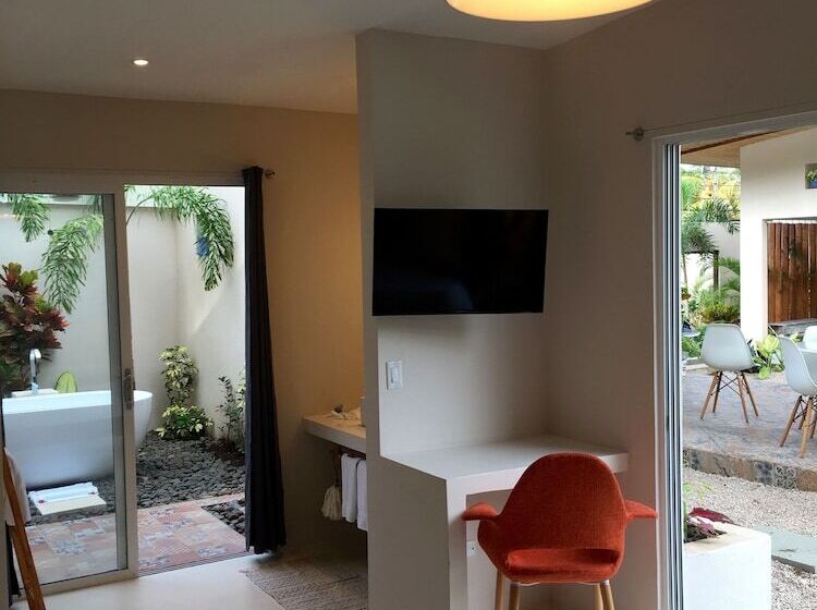 豪华套房, La Ramona Charming