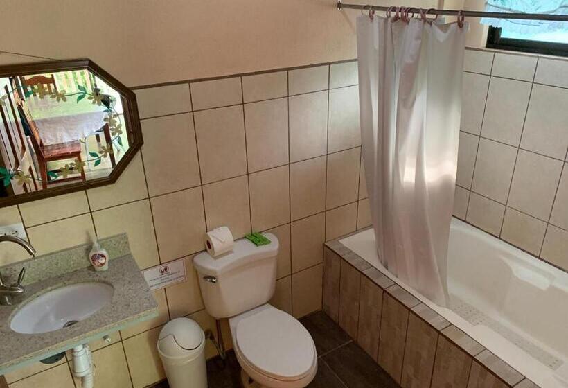 اتاق استاندارد چهارنفره با چشم‌انداز باغ, Laureles Collection Uvita   Cabinas Los Laureles