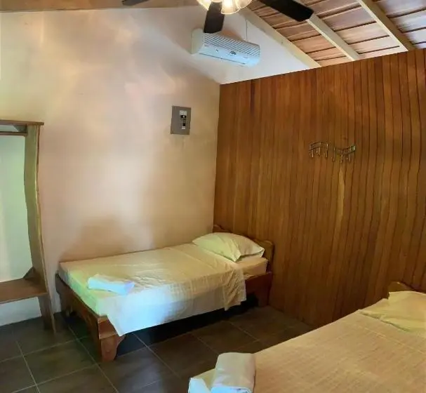 اتاق استاندارد چهارنفره با چشم‌انداز باغ, Laureles Collection Uvita   Cabinas Los Laureles