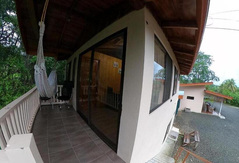 Quarto Quadruple Standart Vista Jardim, Laureles Collection Uvita   Cabinas Los Laureles