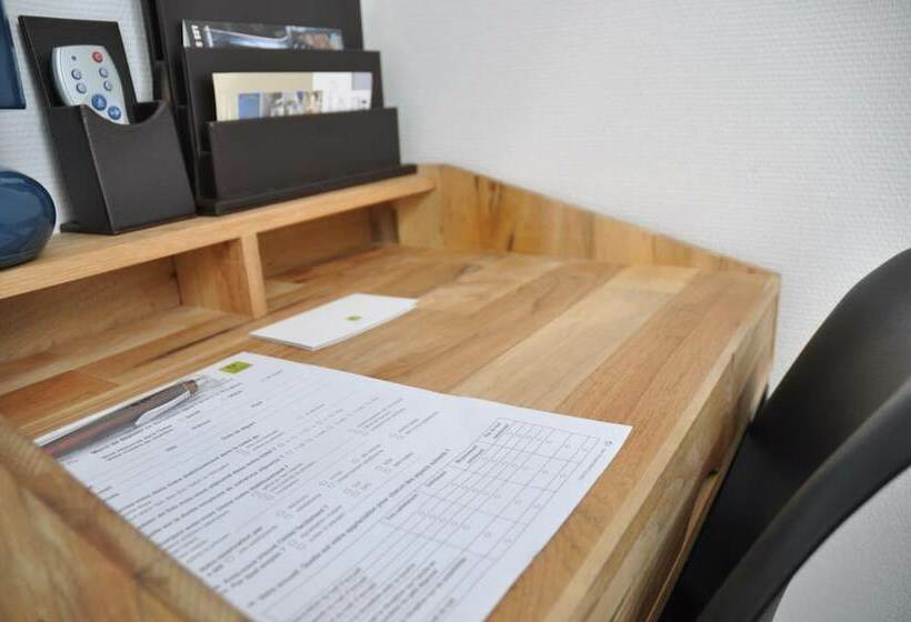 Номер Стандарт, Enzo Hôtels   St Eloy Metz Amneville By Kyriad Direct