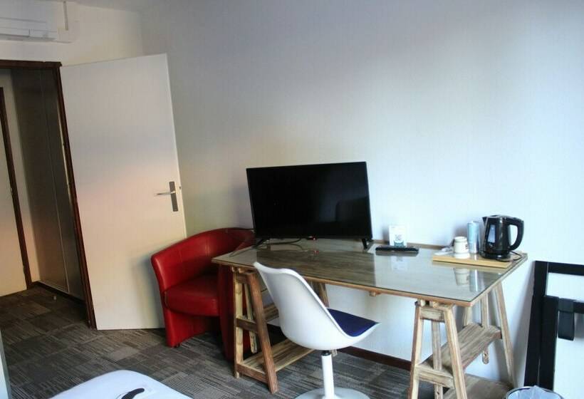 Номер Комфорт, Enzo Hôtels   St Eloy Metz Amneville By Kyriad Direct