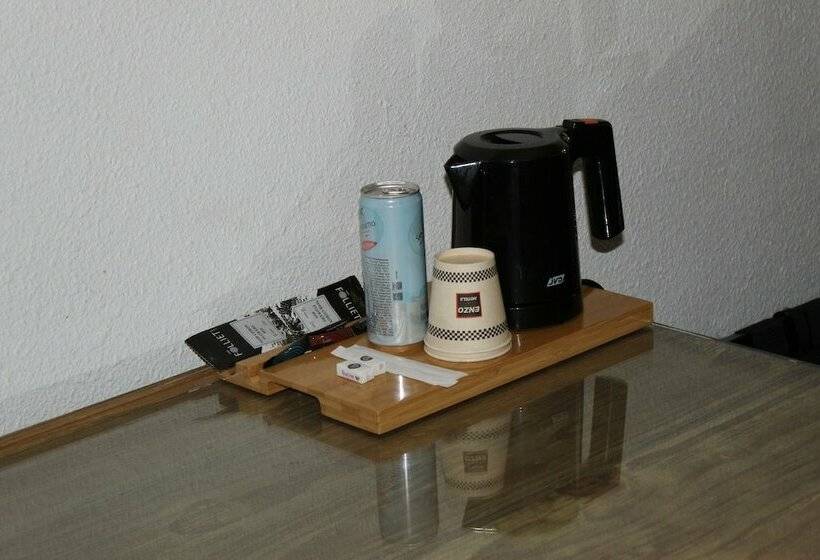 Номер Комфорт, Enzo Hôtels   St Eloy Metz Amneville By Kyriad Direct