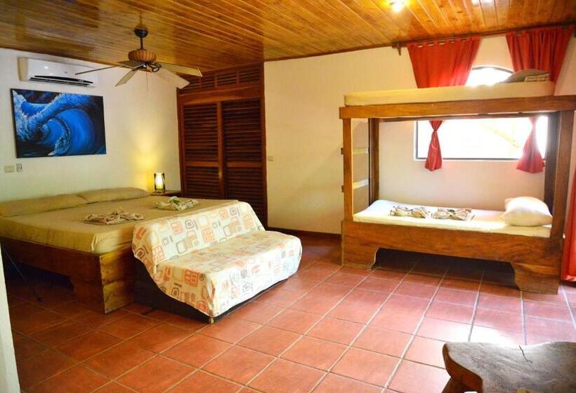 استودیو استاندارد با چشمانداز استخر, Pacifica Surf Studios