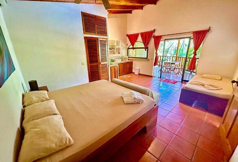 استودیو استاندارد با بالکن, Pacifica Surf Studios