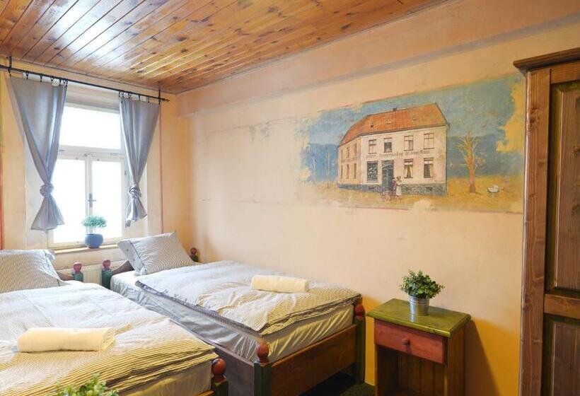 חדר סטנדרט לארבעה, Plesivec