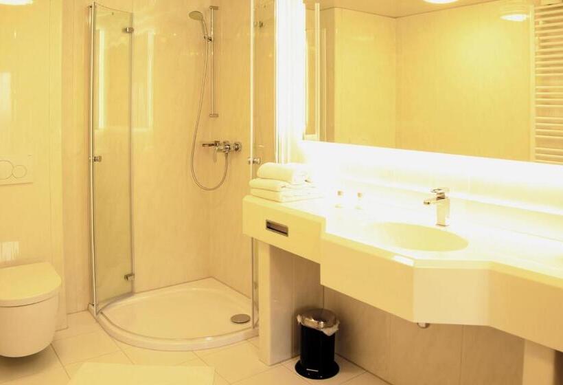 غرفة قياسية ثلاثية, & Restaurant Bei Baki