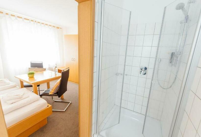 标准单人间, Rhönhof