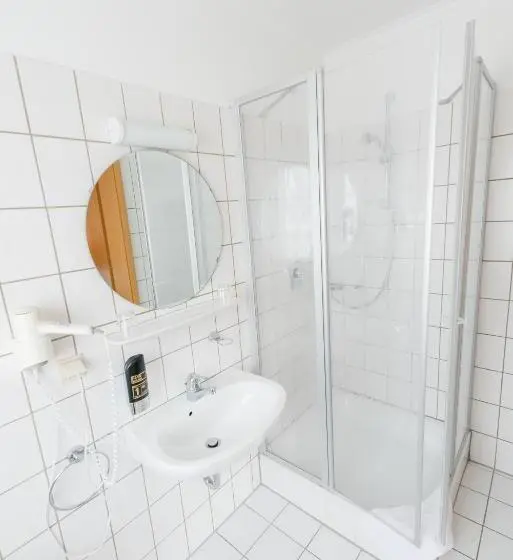 Standard Neljän Hengen Huone, Rhönhof