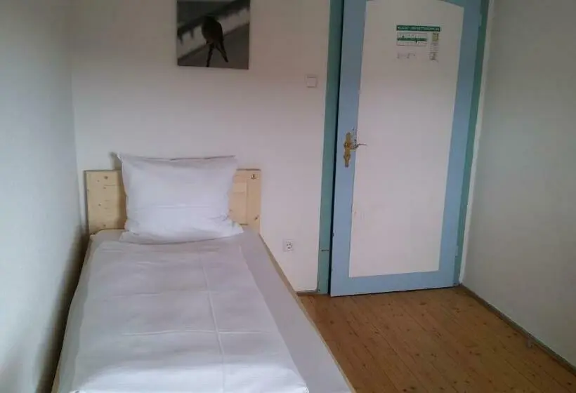 Standard Yhden Hengen Huone, S Jägermatt