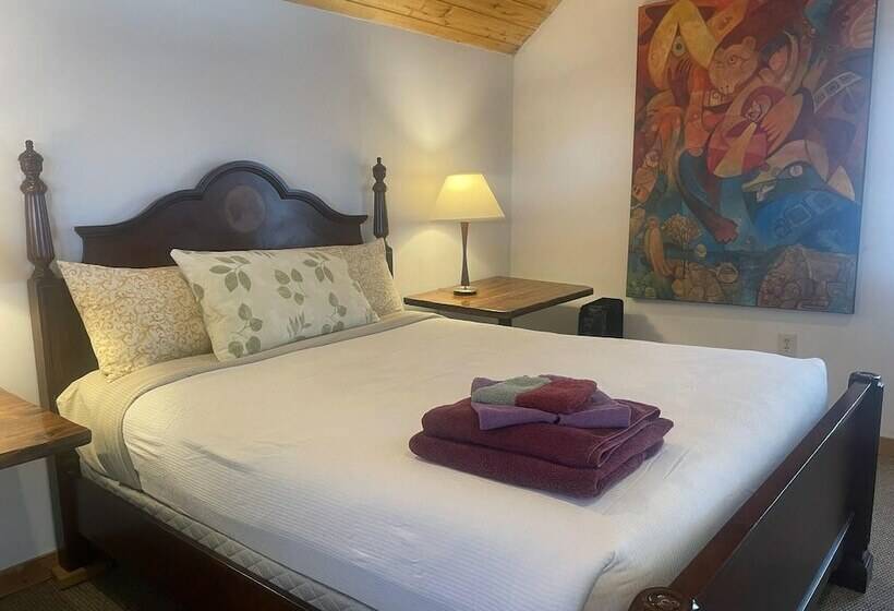 带观景的标准工作室, Snowmansion Taos Adventure Lodge