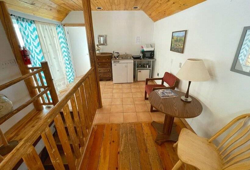 带观景的标准工作室, Snowmansion Taos Adventure Lodge