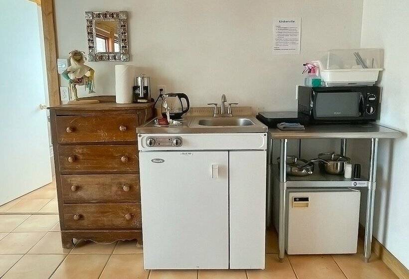 带观景的标准工作室, Snowmansion Taos Adventure Lodge