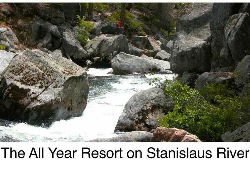 غرفة قياسية مطلّة علي النهر, Strawberry Inn