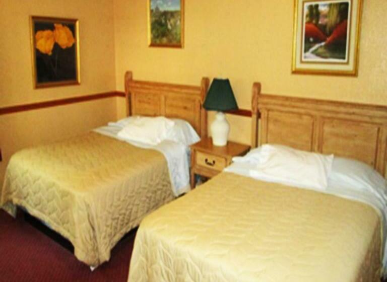 غرفة قياسية مطلّة علي الحديقة, Strawberry Inn